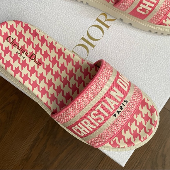 New in box Dior logo sandals - Picture 3 of 15